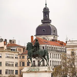 Dify Petit - Place Bellecour Apartment